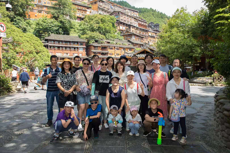 Maxrac Family Starts Midsummer Trip Maxrac Family Starts Midsummer Trip